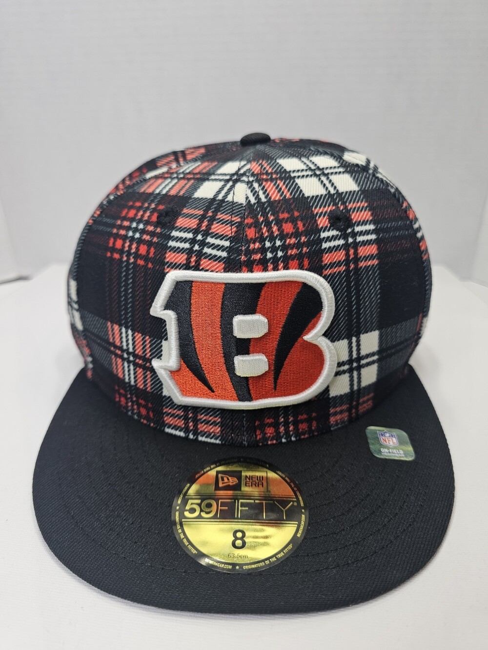 New Era Cincinnati Bengals 59FIFTY Plaid Fitted Hat Size 8 NFL Black Red